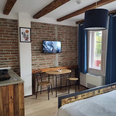 Apartment By The River Ni Exterior foto