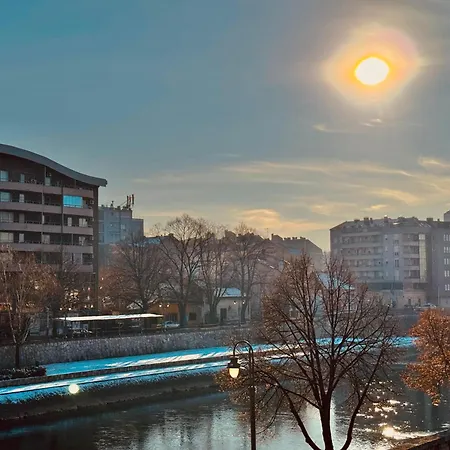 Apartment By The River Ni Exterior foto