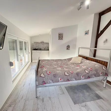 Apartment By The River Ni Exterior foto