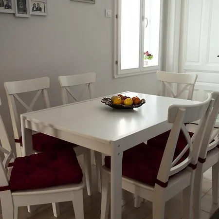 Apartment By The River Ni Exterior foto